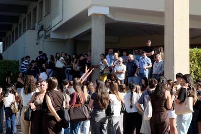 La Universidad de Granada suspendió la movilidad de tres estudiantes hacia la UAEM tras el asesinato de Claudia Tacoronte en Cuautla, Morelos.  La Universidad