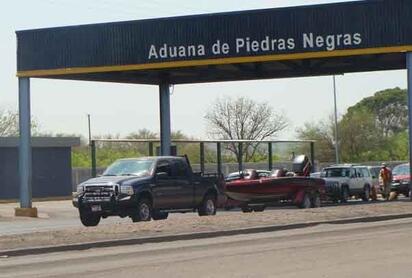 Mantiene operaciones Aduana de Piedras Negras; transportistas no concretan bloqueo