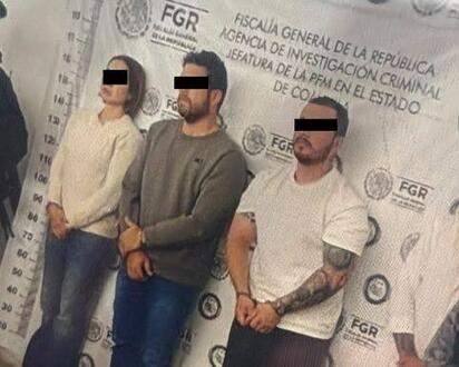 Trasladan a ex funcionarios detenidos en operativo federal de Torreón