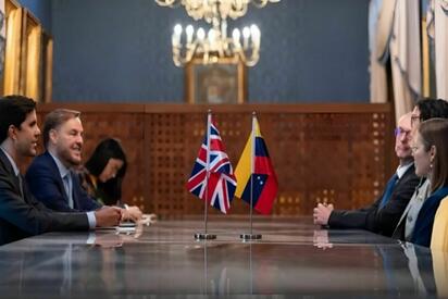 Reino Unido y Venezuela acordaron elevar sus relaciones diplomáticas, en un nuevo acercamiento entre ambos países.  Reino Unido y Venezuela acordaron elevar