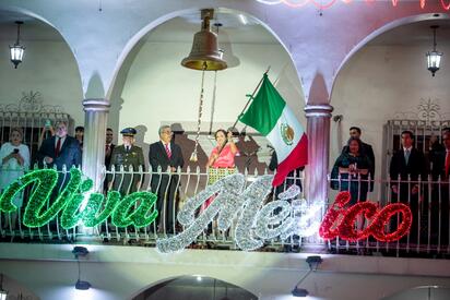  ¡Viva México! Con la patria palpitando en el corazón de miles de familias, la alcaldesa Sara Irma Pérez Cantú encabezó una histórica conmemoración del Grito
