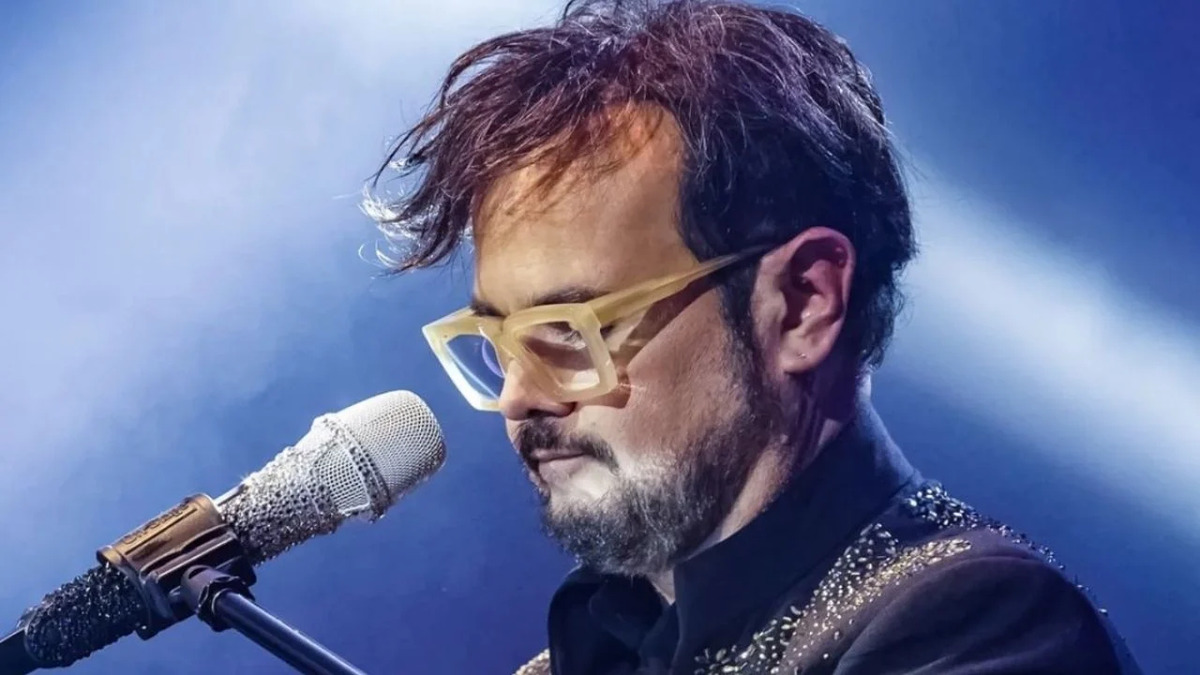 “Yo estoy viviendo un mundo…”: Aleks Syntek genera reacciones en redes