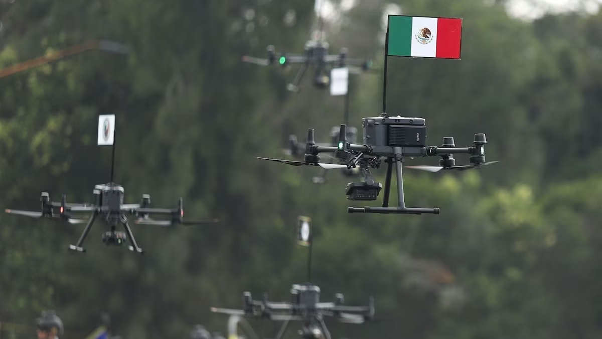 Drones antinarco participan por primera vez en desfile militar