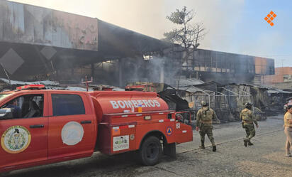 Incendio en mercado de Acapulco daña 94 locales