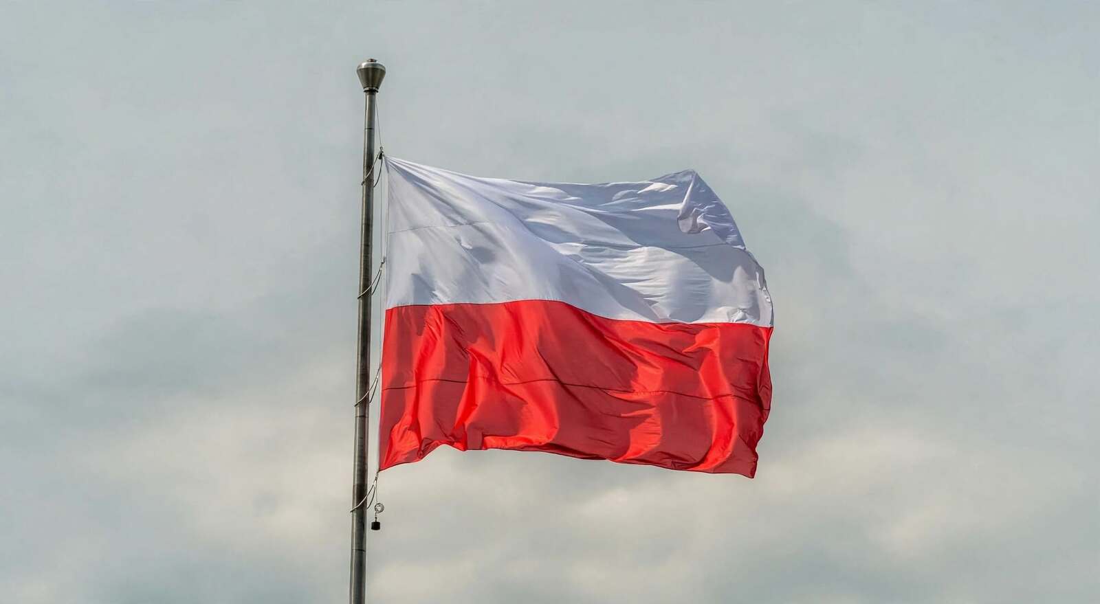 Alerta aérea sorprende a Polonia: evacúan escuelas y edificios oficiales