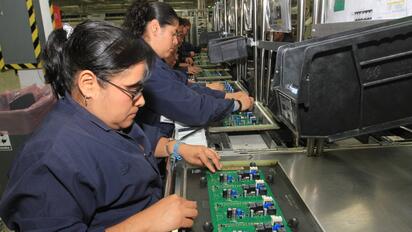 Empleo manufacturero en México cae 1.4% y suma 41 meses a la baja