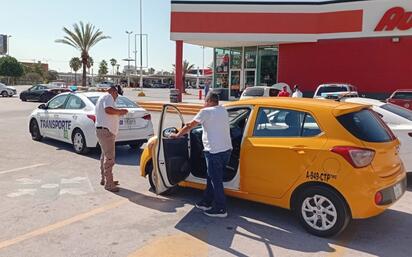 Revisan sitios de taxis y funcionamiento de taxímetros en Torreón
