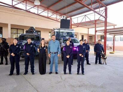 Policía Violeta acerca orientación y denuncia a las escuelas