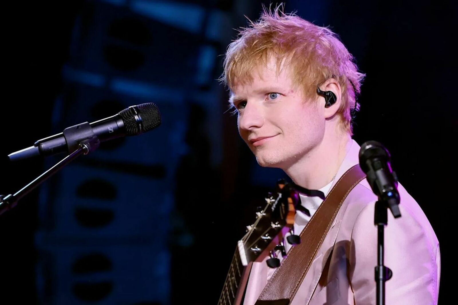 Ed Sheeran queda fuera de una emisora de radio en Irlanda
