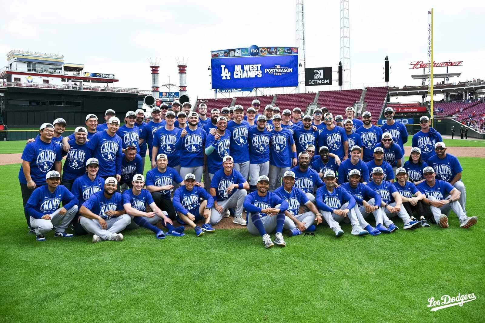 Dodgers conquistan el Oeste de la Liga Nacional tras vencer 8-2 a Rojos