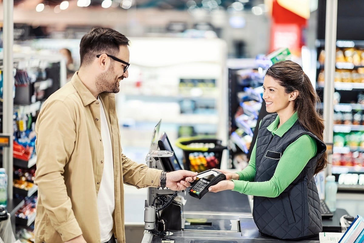 ¡Adiós a la tentación! Prohibición de comida basura en cajas reduce ventas de azúcar