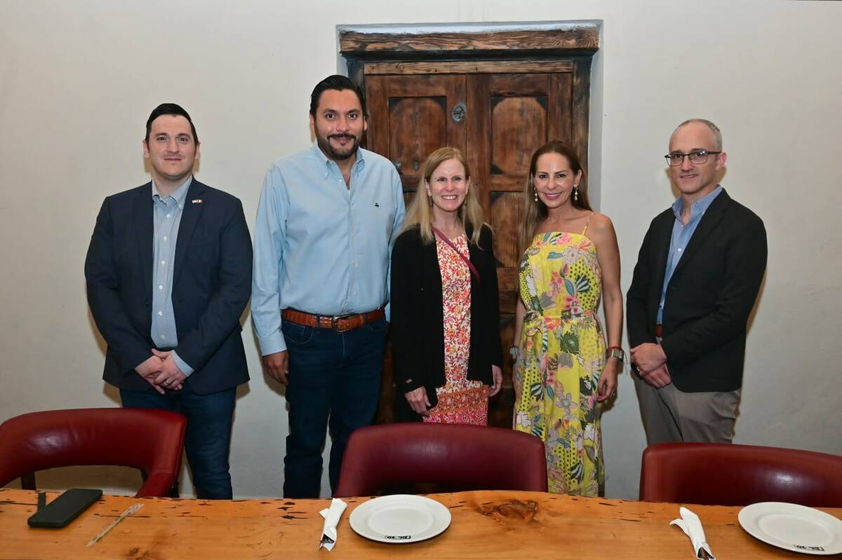 Carlos Villarreal fortalece vínculos con el Consulado de Estados Unidos