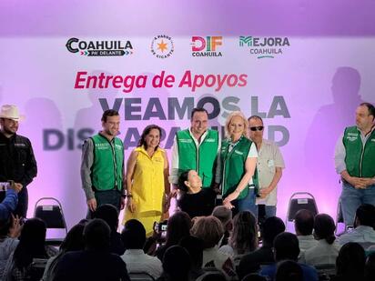 Entregan apoyos económicos y aparatos funcionales a personas con discapacidad en Múzquiz