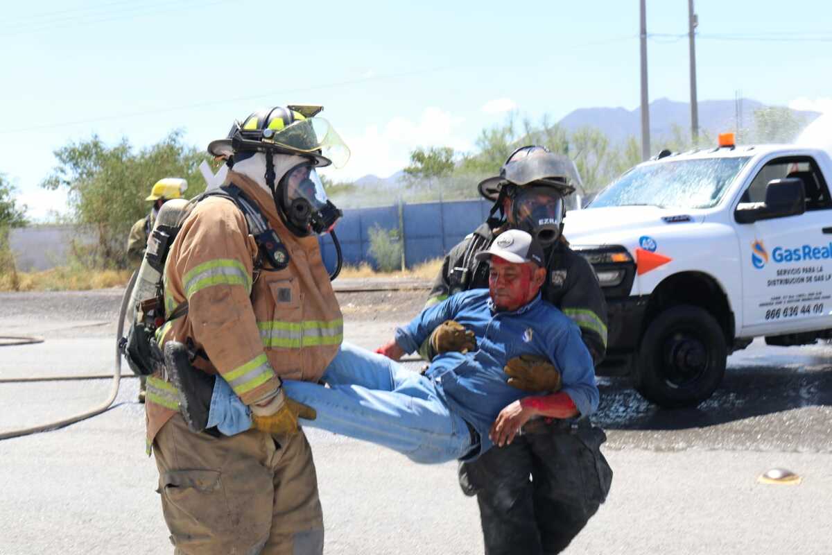 Simulacro recrea choque de pipa de gas y tráiler en Monclova