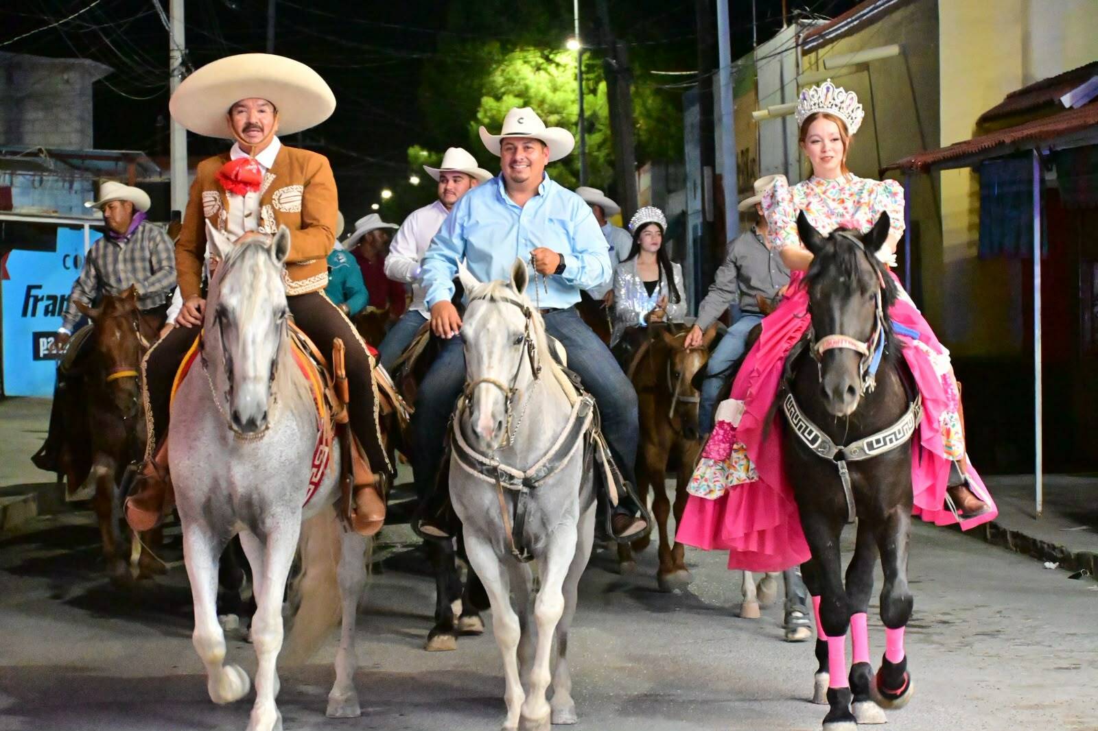 región: Cientos de familias disfrutaron de este nuevo evento ecuestre