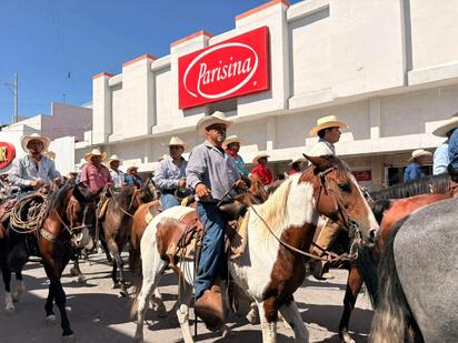 Más de 520 cabalgantes recorren el Sendero de Hidalgo