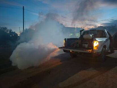Múzquiz refuerza prevención contra dengue con jornada de fumigación