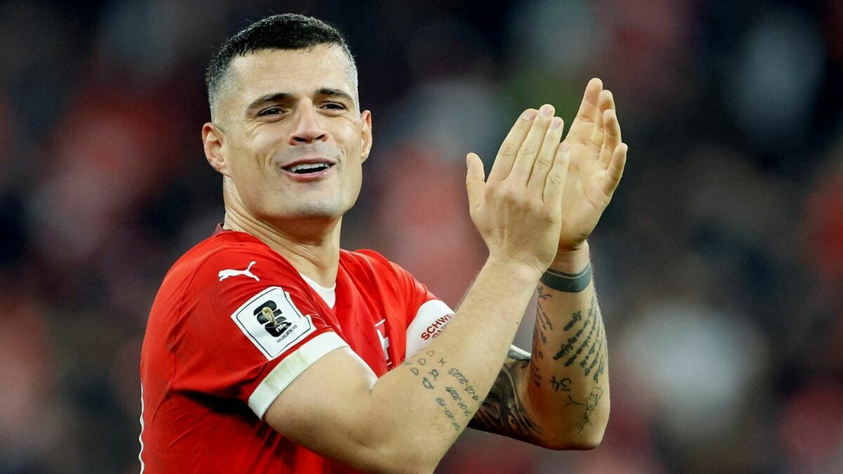 Granit Xhaka enfrenta investigación y queda fuera de la selección suiza