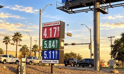 Gasolina vuelve a los 4.17 dólares en EP; se reduce diferencia con PN