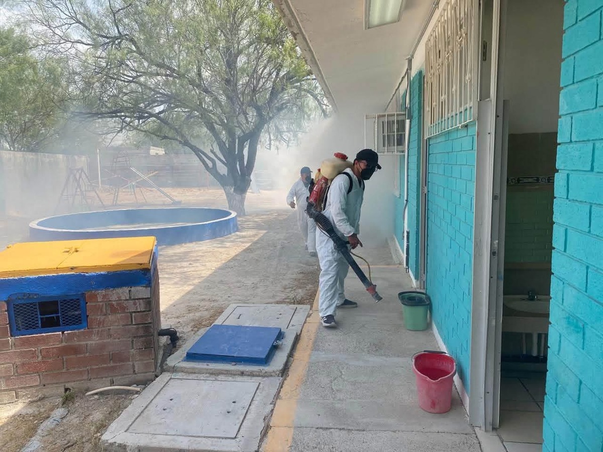 Salud: Las brigadas continúan trabajando hasta este momento en diferentes primarias y jardines de niños de la localidad.