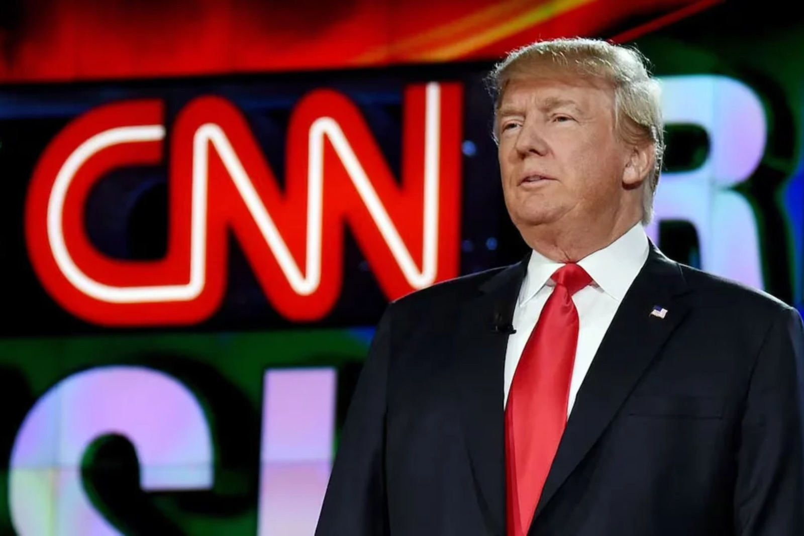 Casa Blanca permite acceso a CNN, MS NOW y Politico tras ultimátum judicial