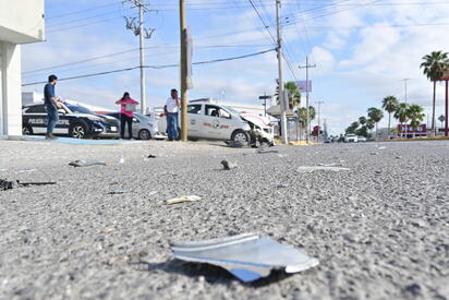 Taxi intenta incorporarse y provoca choque en el bulevar Pape