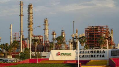 Fitch Ratings ratificó la calificación internacional de Pemex en BB+ y la nacional en AA(mex), ambas con perspectiva estable.  Fitch Ratings ratificó