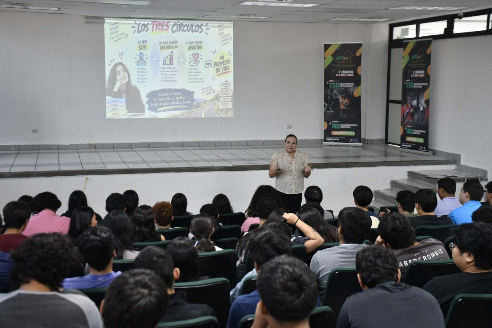 FORMACIÓN UNIVERSITARIA Piedras Negras, Coahuila.– Como parte de una propuesta que busca complementar la preparación académica con herramientas para el desarrollo personal,