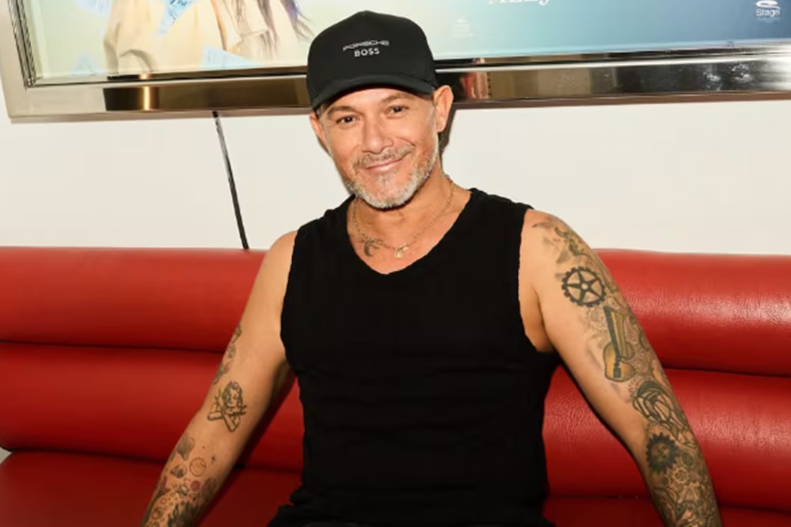 Alejandro Sanz sorprende con nuevo look junto a Shakira en Madrid