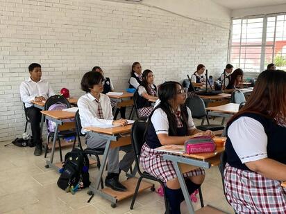 Estudiantes normalistas de Coahuila realizarán estancias en España, Canadá y Argentina para fortalecer su formación docente.  Un grupo de estudiantes