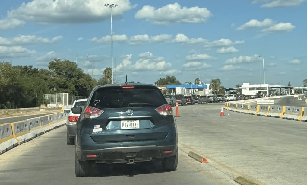 Domingos concentran mayor movimiento en los cruces internacionales de Piedras Negras