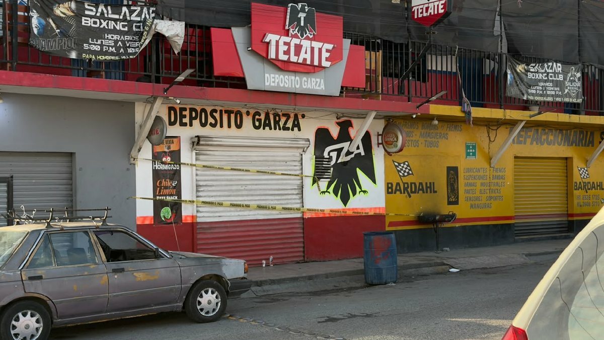 Atacan a balazos a dos hermanos en depósito de Juárez: uno muere