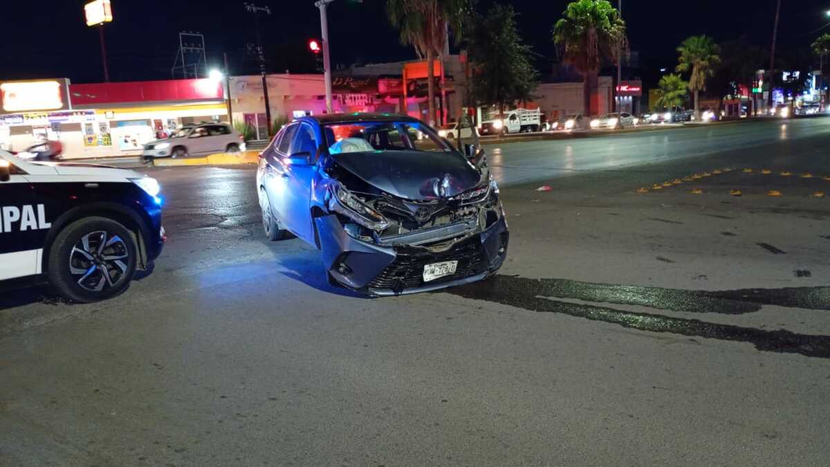 Choque en Pape y Monterrey deja daños materiales