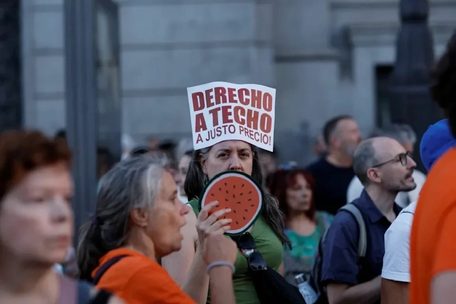 Manifestantes mantienen campamento en Madrid y exigen soluciones a la crisis de vivienda
