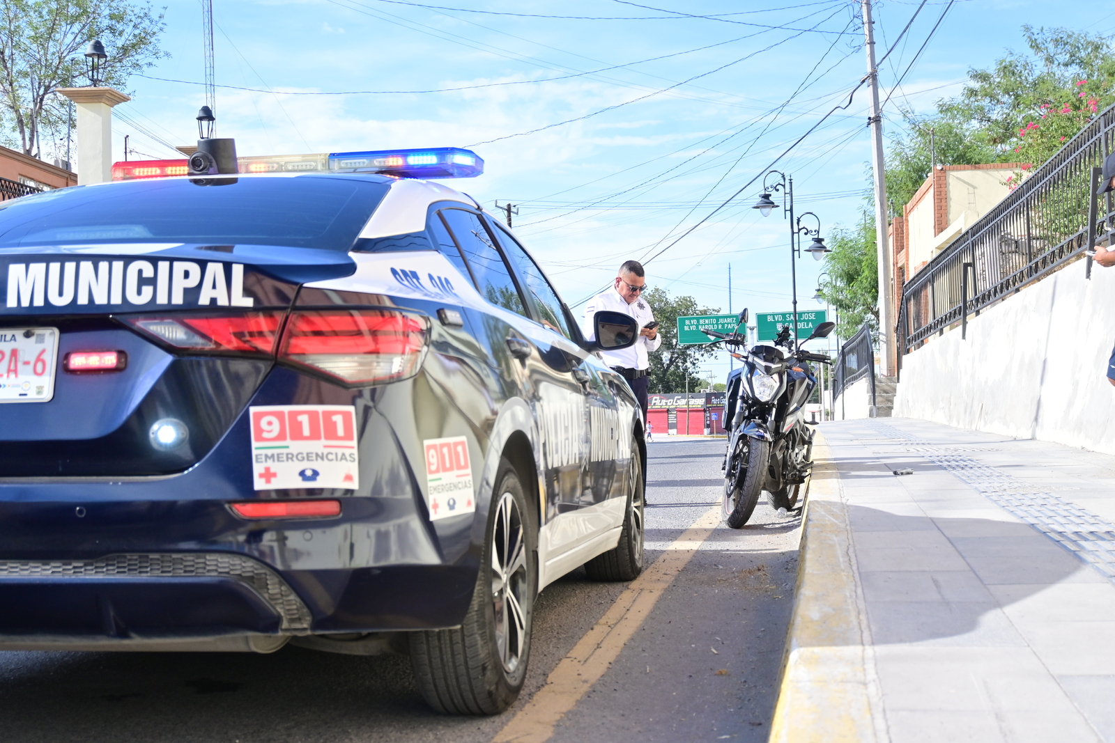 Accidente vial: Testigos señalaron que el joven habría perdido el control de la motocicleta.