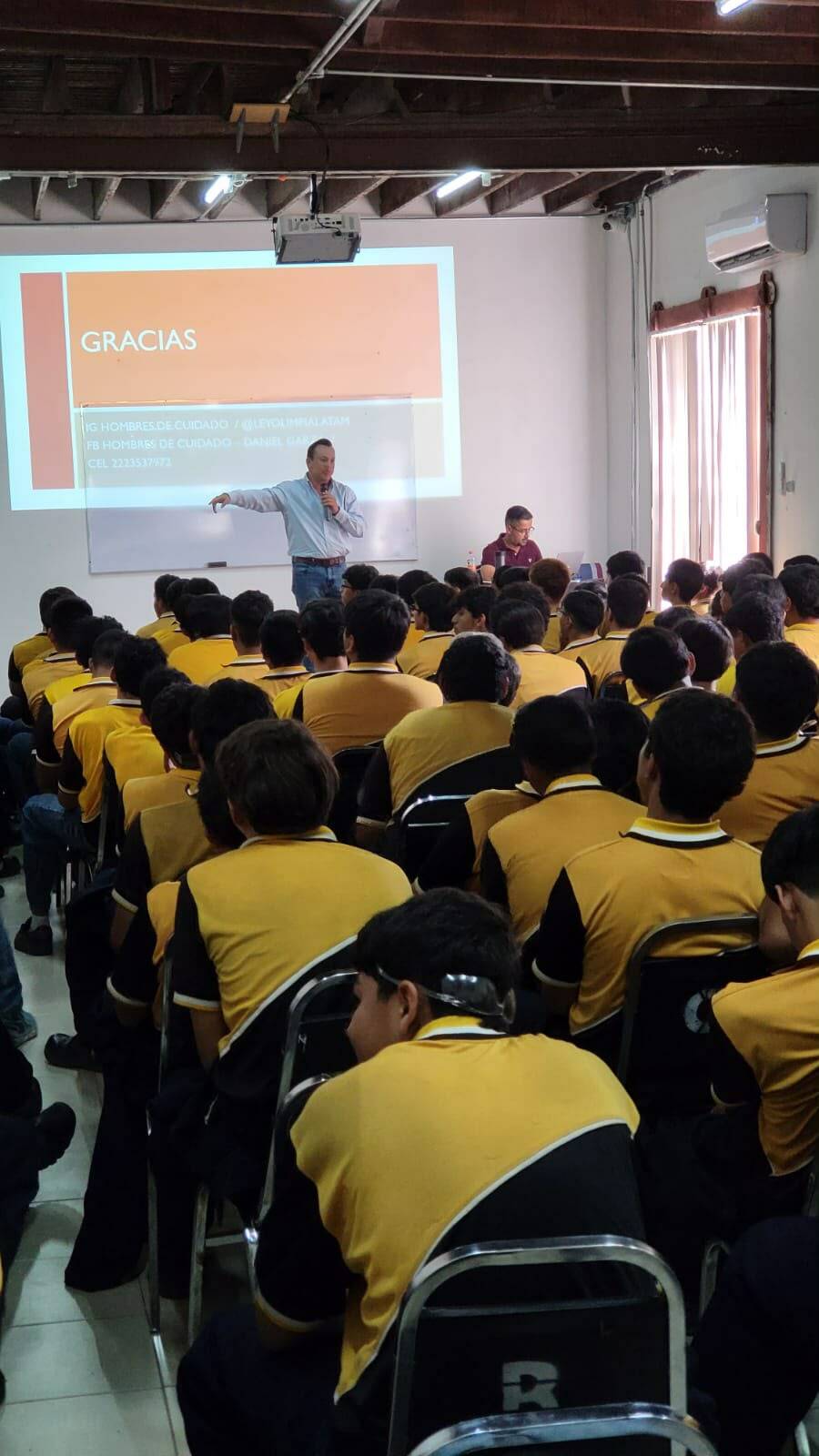 Jóvenes