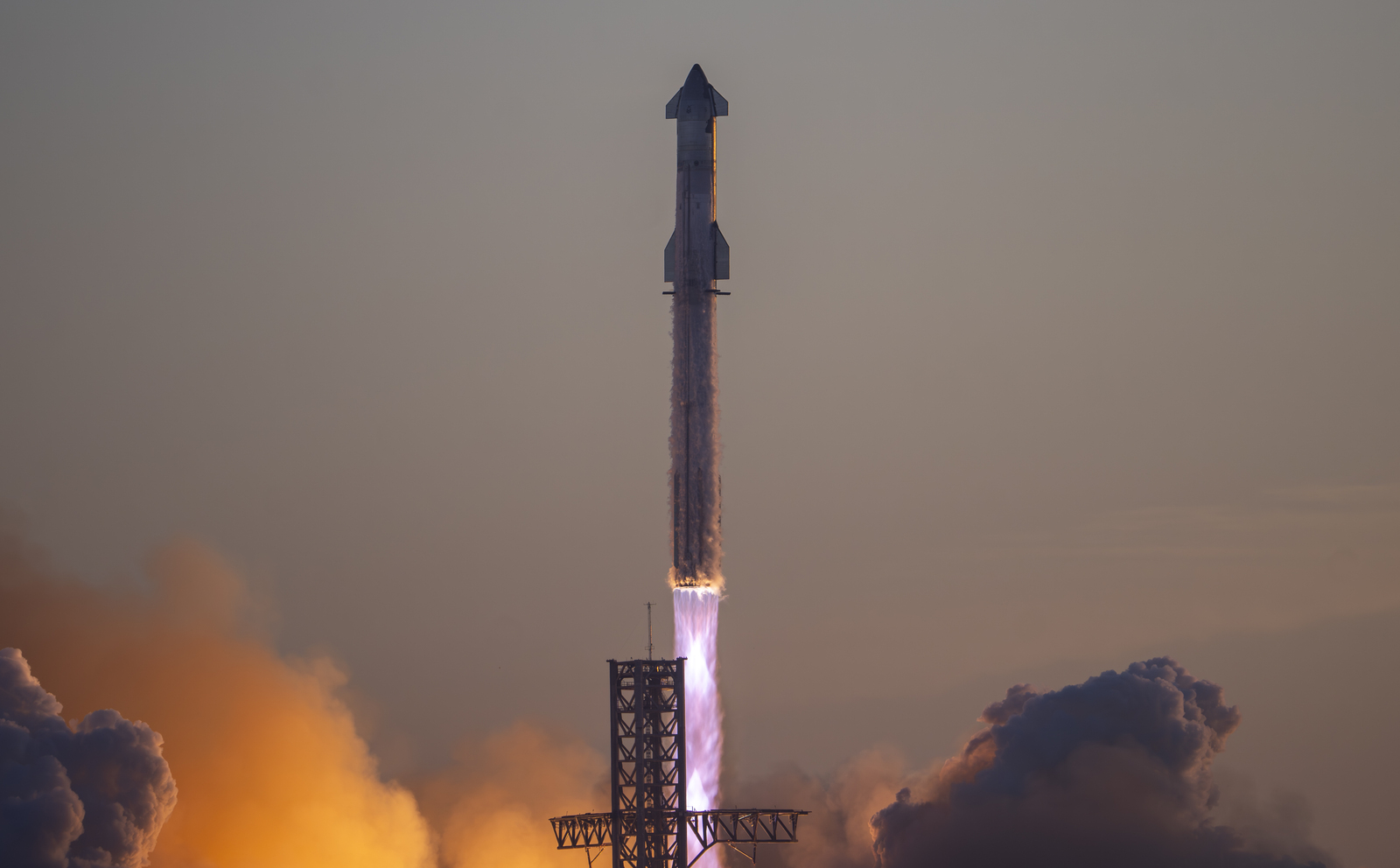 Starship de SpaceX alcanza la órbita terrestre por primera vez