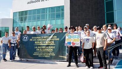 Padres exigen destitución de dos jueces; acusan que juzgan sin perspectiva de infancia