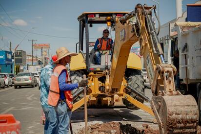 Exhortan a conducir con precaución y tomar rutas alternas durante las dos semanas que estará intervenida la zona, aproximadamente.  Torreón, Coahuila;