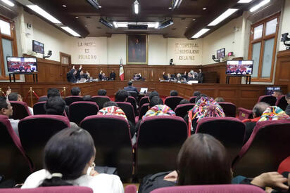 La Suprema Corte invalidó normas de San Luis Potosí y Durango que establecían alternancia obligatoria de género para candidaturas a gubernaturas.  La Suprema