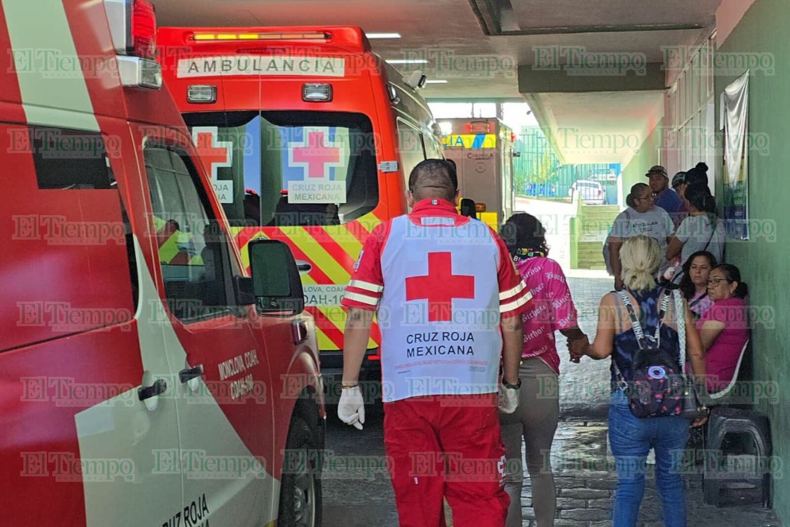 Mujer termina en el hospital tras golpearse la cabeza con estructura metálica en Monclova