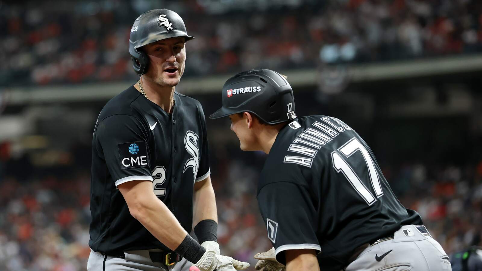 Medias Blancas vencen 6-3 a Astros en el Juego 1 de la Serie del Comodín