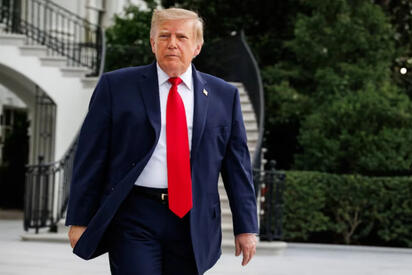 Trump cambia “inteligencia artificial” por “superinteligencia” en el gobierno de EU