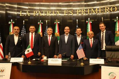Presenta gobernador Modelo Coahuila en el Senado de la República