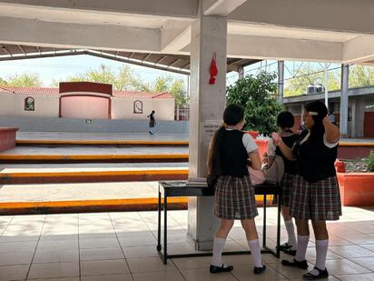 Escuela Raúl Flores González reconoce a estudiantes brillantes y crea plan especial para impulsar  Antes la atención se concentraba únicamente en los alumnos