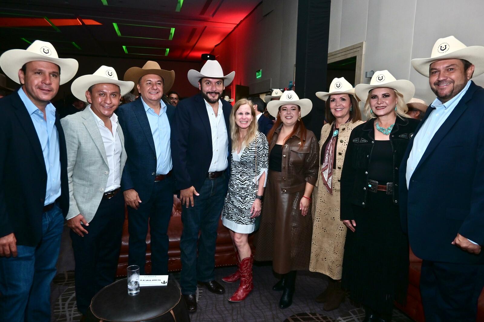 Sari acompaña al gobernador Manolo Jiménez en gira de trabajo por la CDMX 