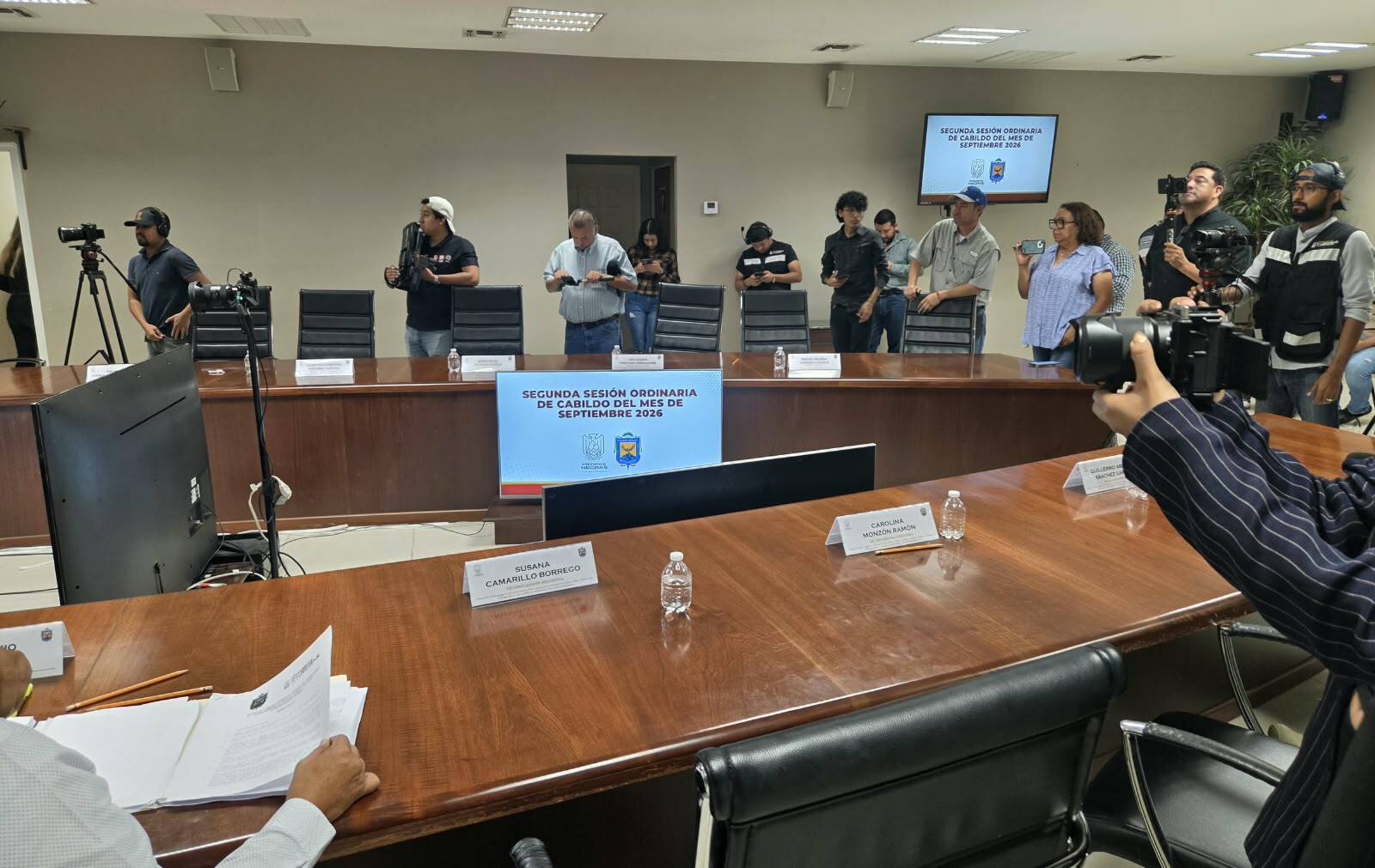 Abandonan regidores sesión de Cabildo por disputa sobre facultades de compra