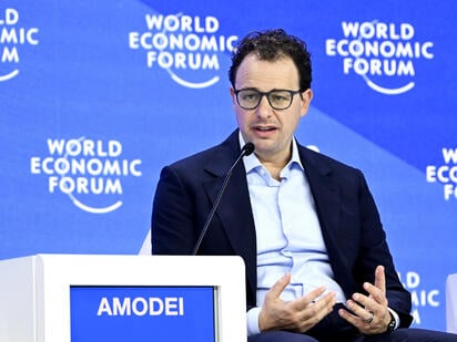 Líderes tecnológicos cuestionan a Dario Amodei por sus advertencias sobre la IA