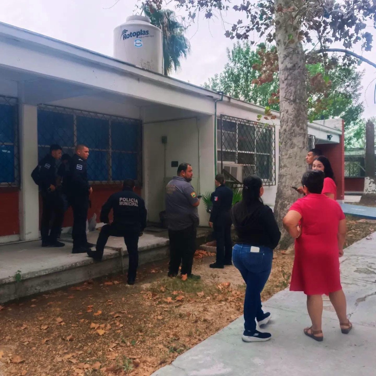 Roban cableado de minisplits en centro educativo de Piedras Negras