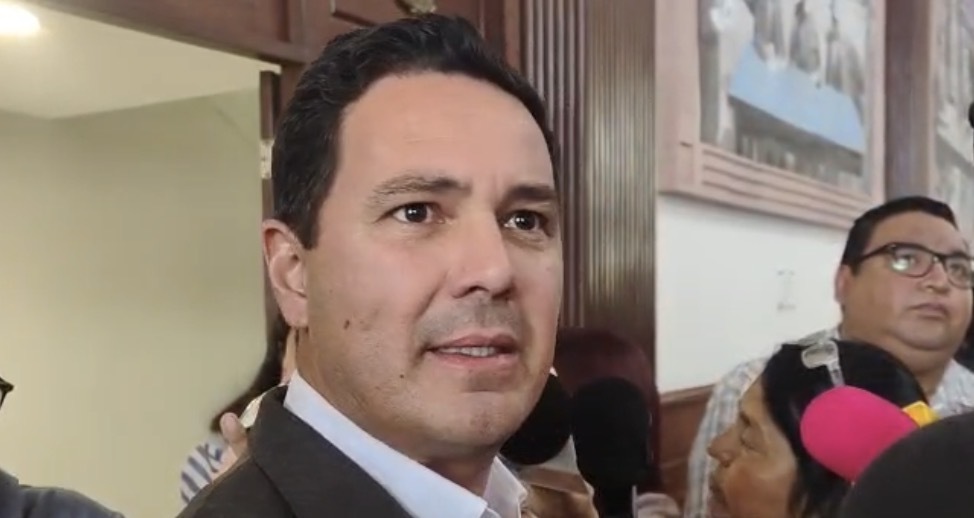 Libertad: El diputado panista alerta sobre posibles límites a la libertad de expresión. Libertad: El diputado panista alerta sobre posibles límites a la libertad de expresión.